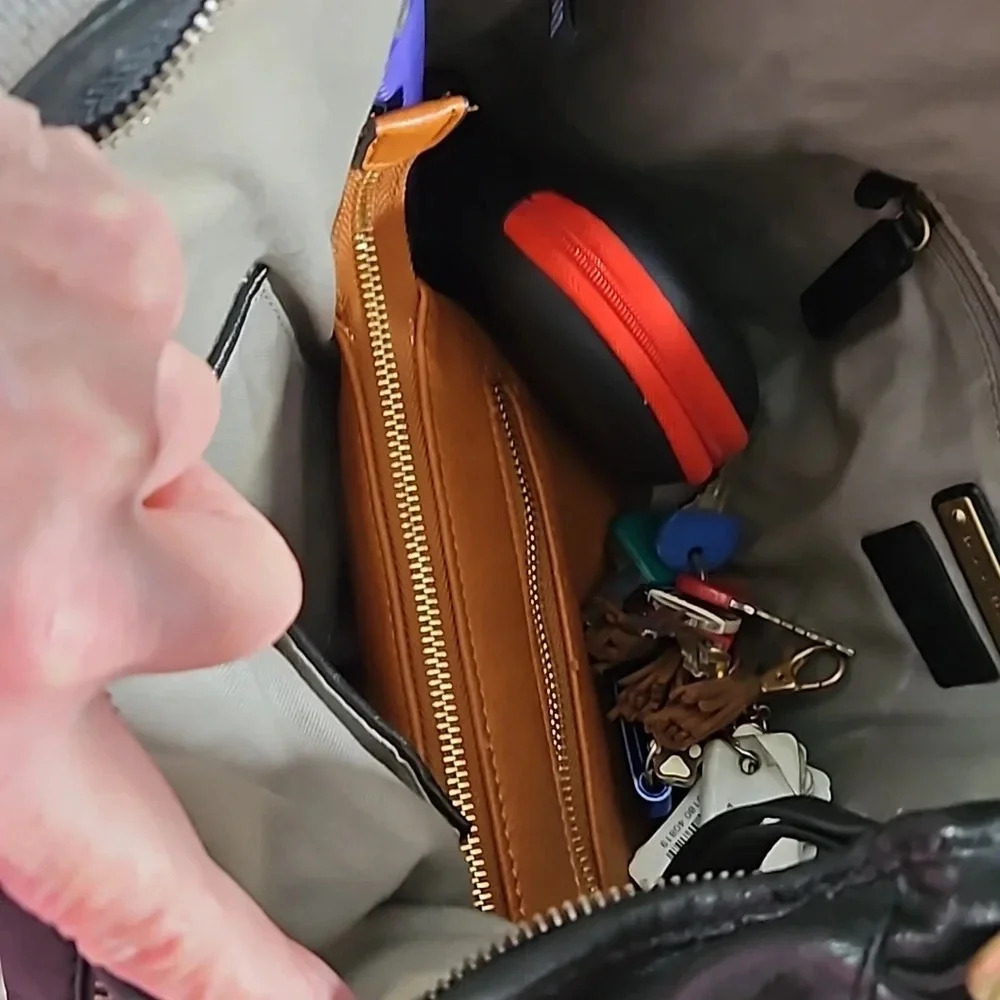 Lamb Skin HOBO Bag By Banana Republic (NWOT) - Picture 10 of 14